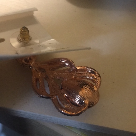 Leaf Drop Earrings Peachy Color - Picture 6 of 7